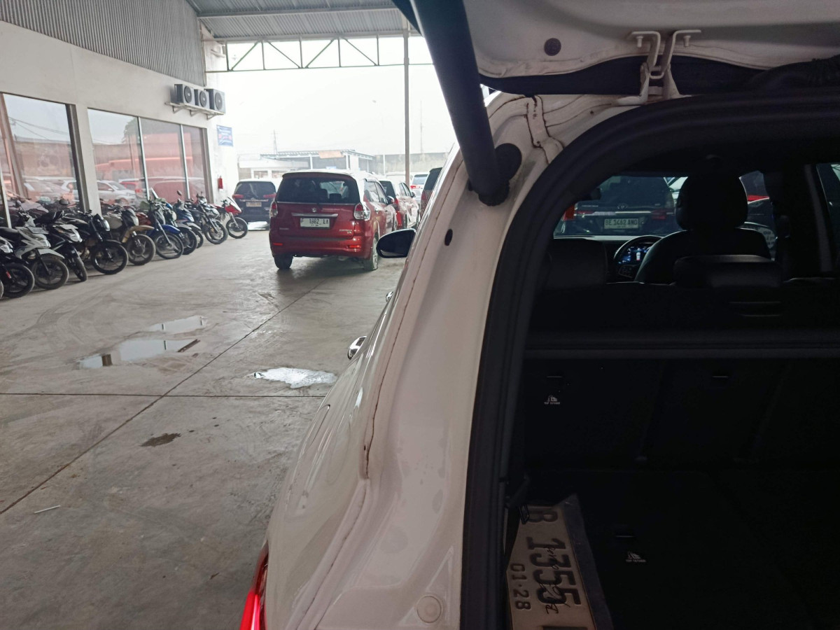 MERCEDES BENZ GLB 200