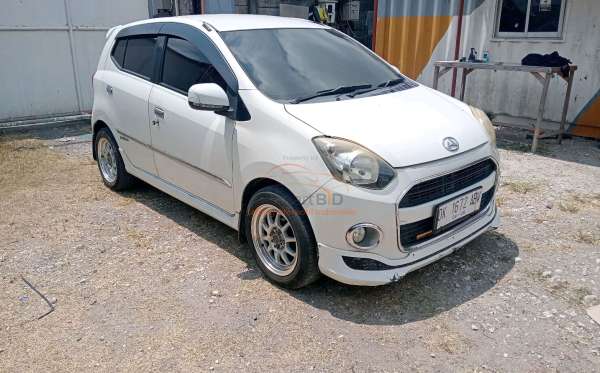 DAIHATSU  AYLA