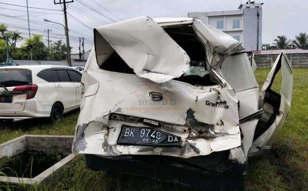 DAIHATSU GRAN MAX BLIND VAN