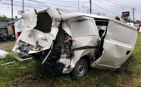 DAIHATSU GRAN MAX BLIND VAN