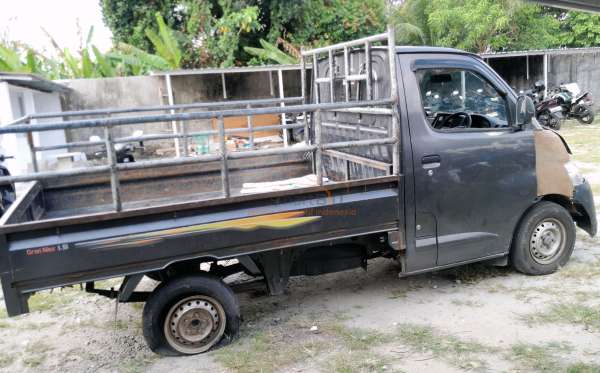 DAIHATSU GRAN MAX