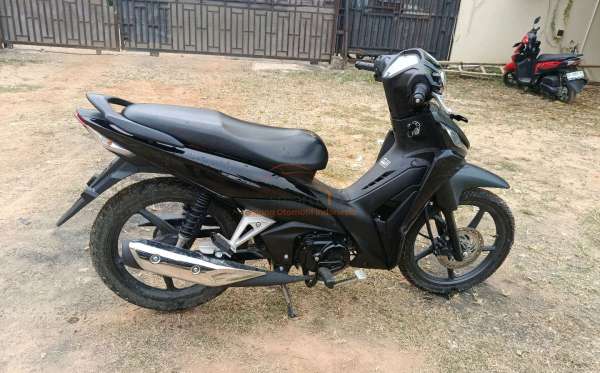 HONDA  REVO
