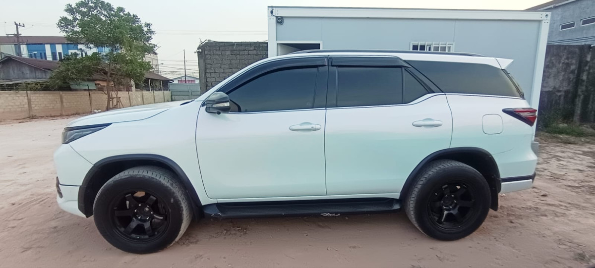 TOYOTA FORTUNER  2.4 VRZ