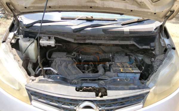 NISSAN EVALIA 1.5