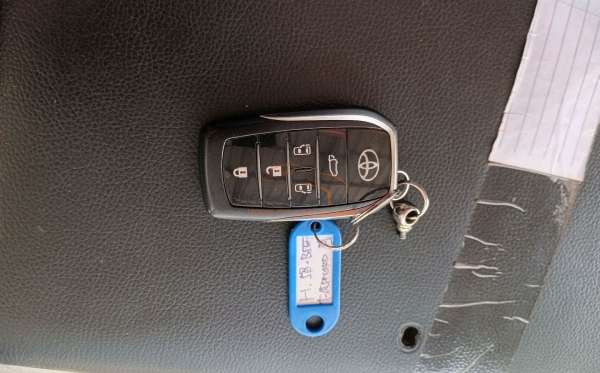 TOYOTA ALPHARD 2.5 G