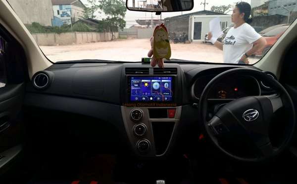 DAIHATSU SIRION