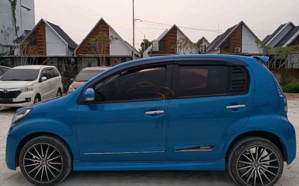 DAIHATSU SIRION