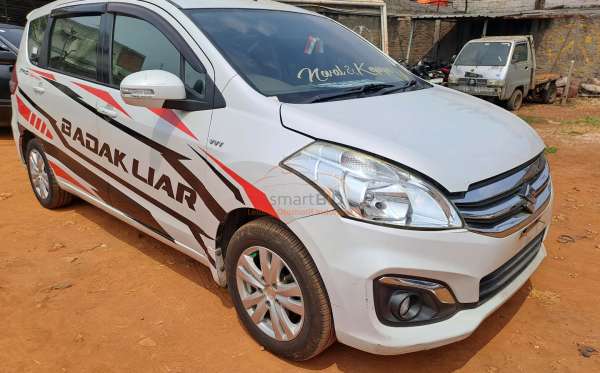 SUZUKI  ERTIGA  SDX