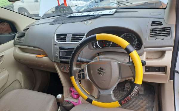 SUZUKI  ERTIGA  SDX