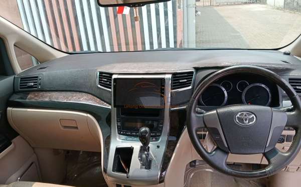 TOYOTA ALPHARD 2.4 G A/T