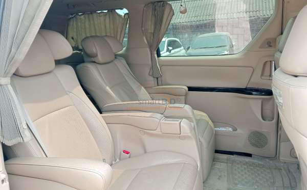TOYOTA ALPHARD 2.4 G A/T