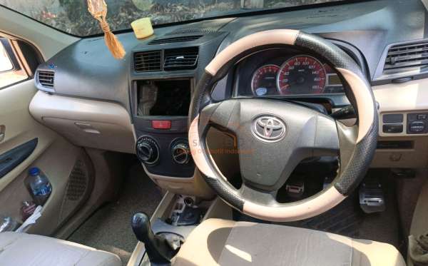 TOYOTA AVANZA