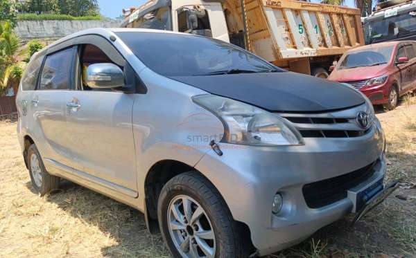 TOYOTA AVANZA