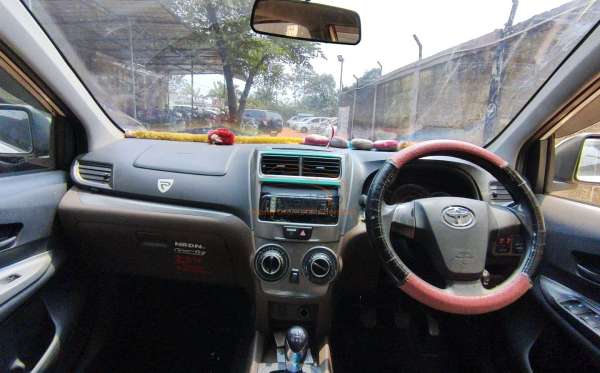 TOYOTA AVANZA G