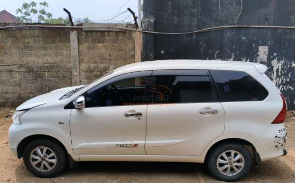 TOYOTA AVANZA G