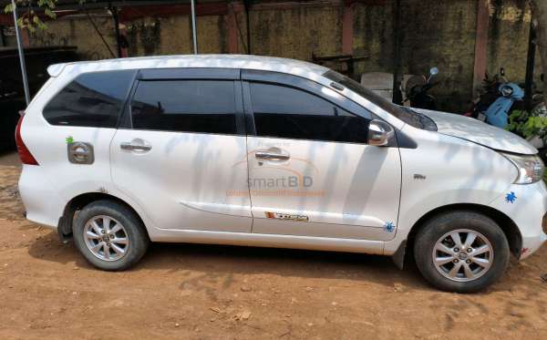 TOYOTA AVANZA G