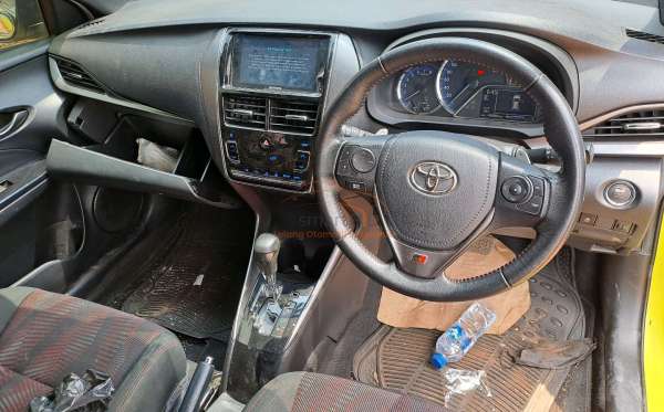 TOYOTA YARIS