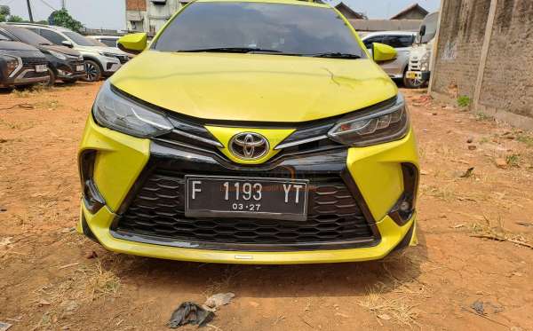 TOYOTA YARIS