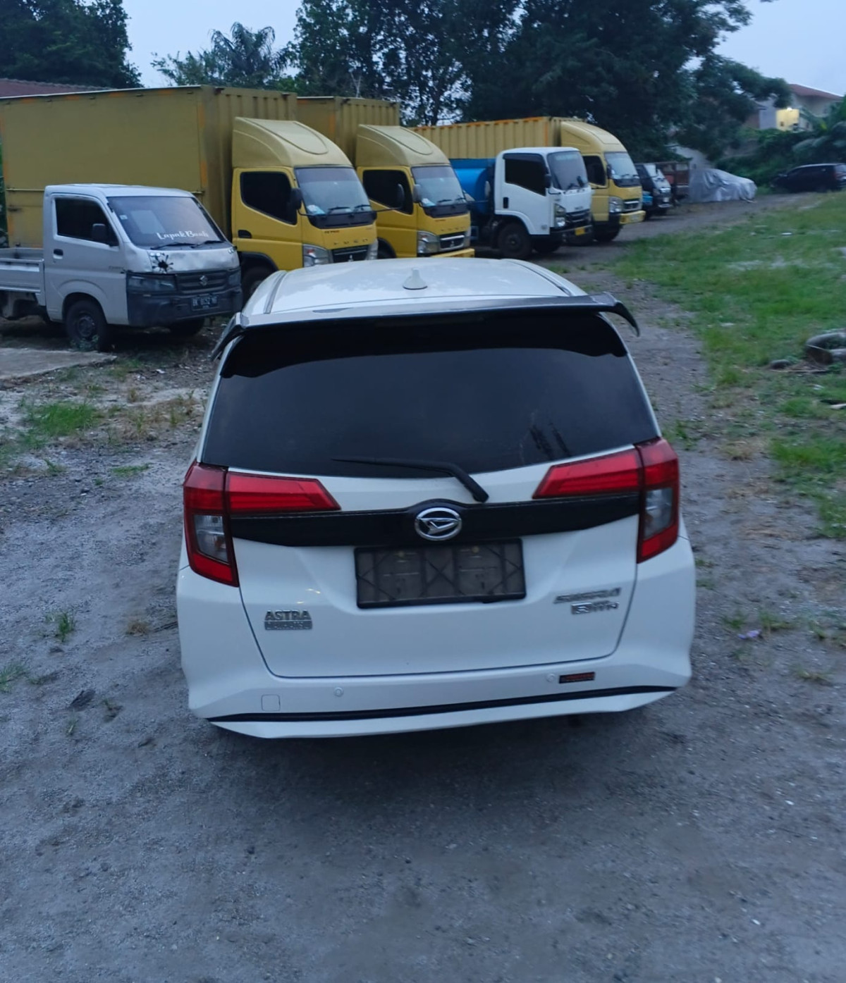 DAIHATSU  SIGRA  R