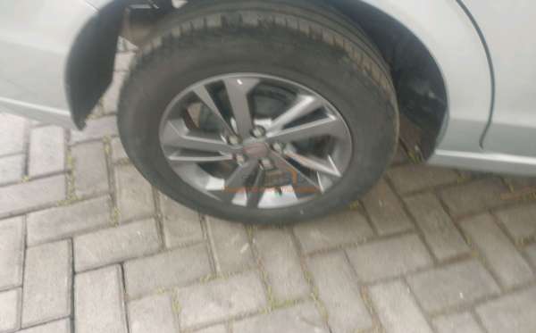 DAIHATSU  XENIA  1.3 X