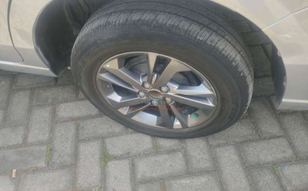 DAIHATSU  XENIA  1.3 X