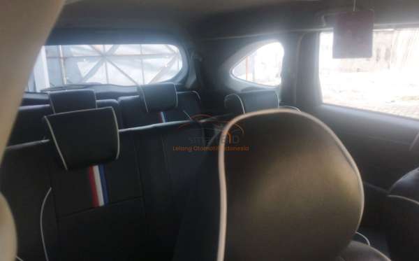 DAIHATSU  XENIA  1.3 X