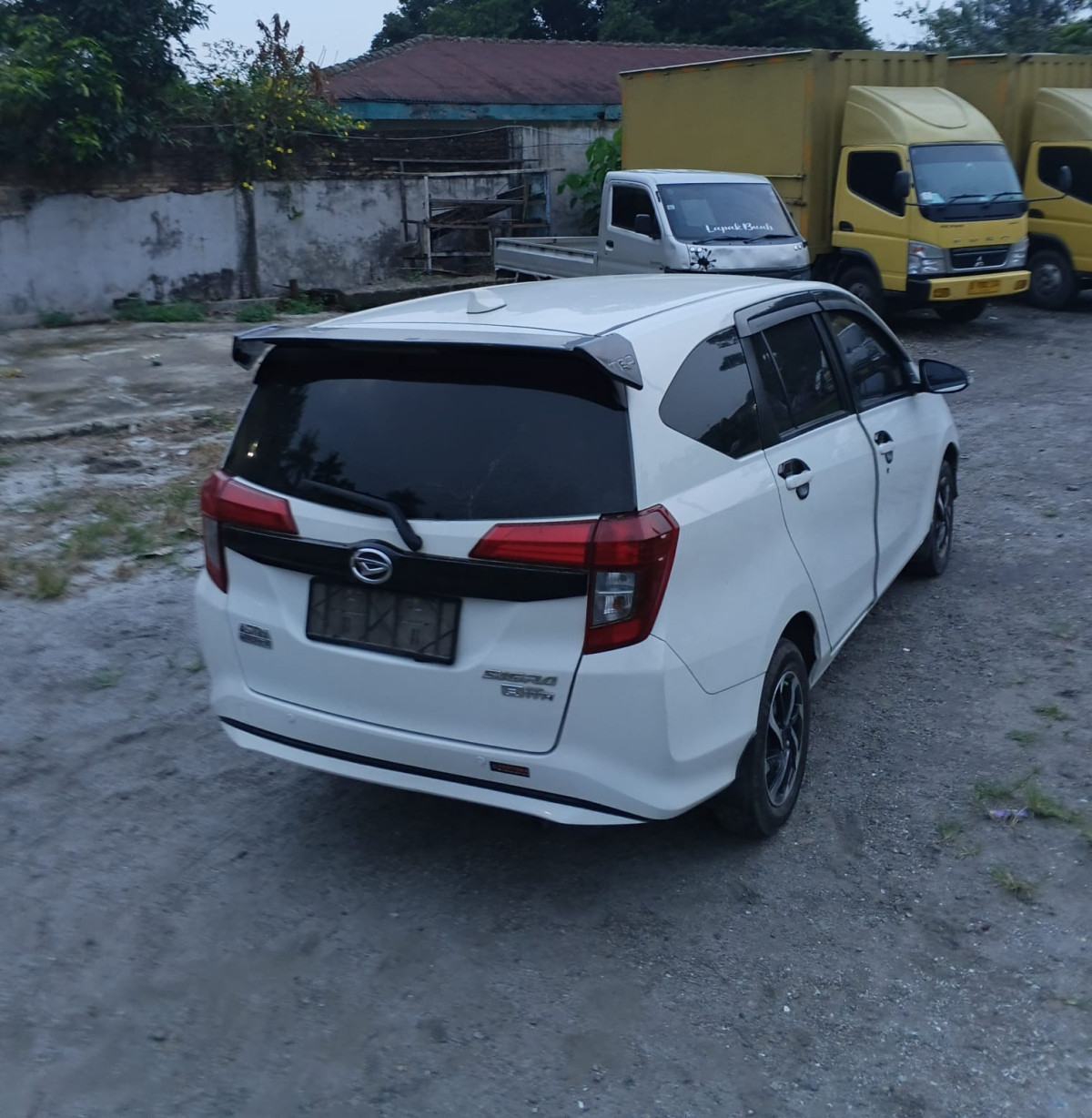 DAIHATSU  SIGRA  R