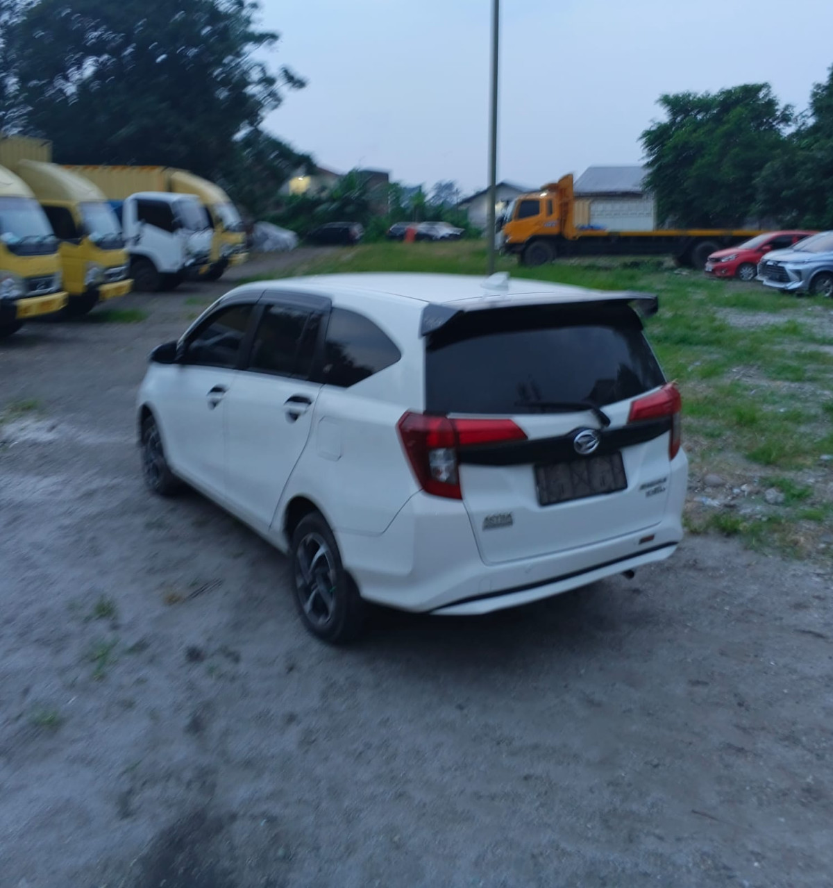 DAIHATSU  SIGRA  R