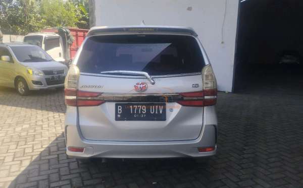 TOYOTA AVANZA 1.3 E