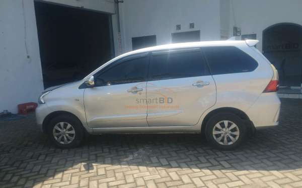 TOYOTA AVANZA 1.3 E