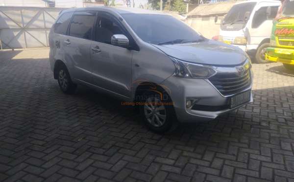 TOYOTA AVANZA 1.3 E