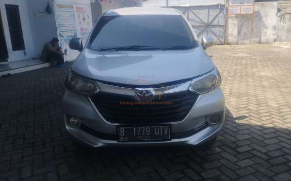 TOYOTA AVANZA 1.3 E