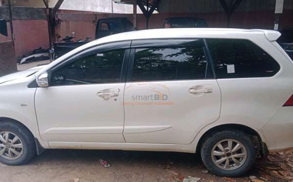 TOYOTA AVANZA