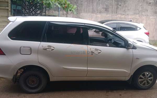 TOYOTA AVANZA