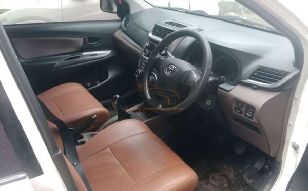 TOYOTA AVANZA