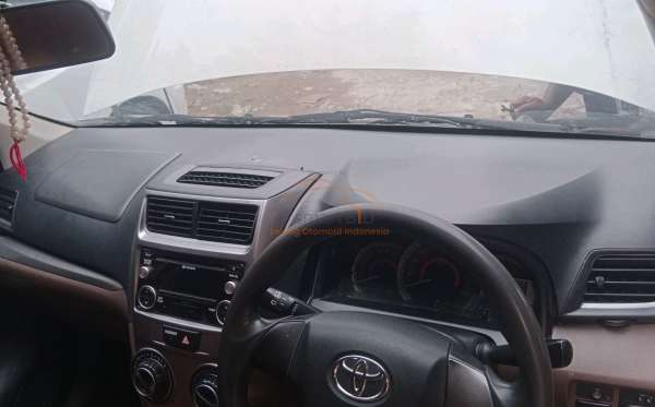 TOYOTA AVANZA