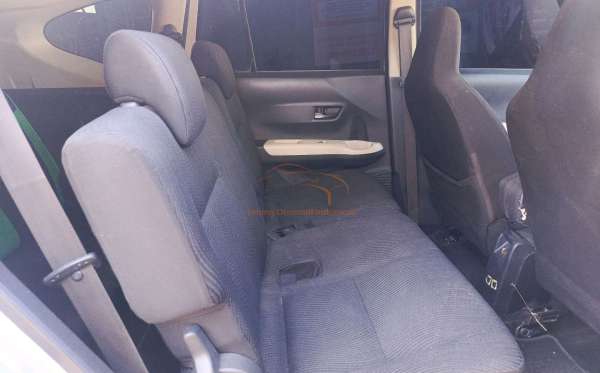 DAIHATSU SIGRA 1.2 X