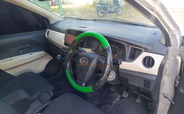 DAIHATSU SIGRA 1.2 X