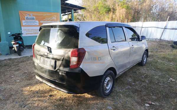 DAIHATSU SIGRA 1.2 X