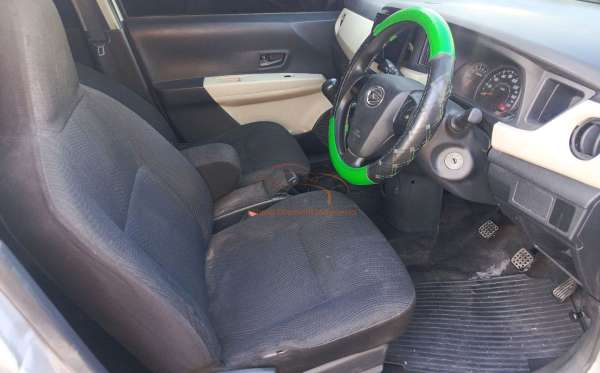 DAIHATSU SIGRA 1.2 X