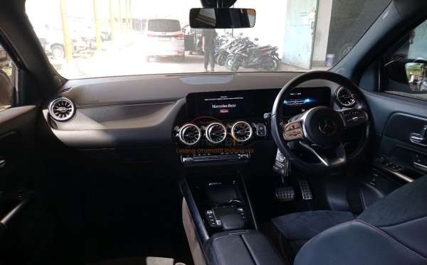 MERCEDES BENZ GLA 200 H247 AT CKD