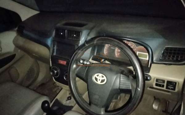 TOYOTA AVANZA
