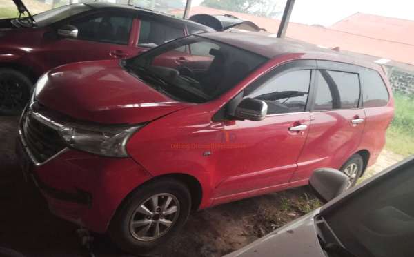 TOYOTA AVANZA