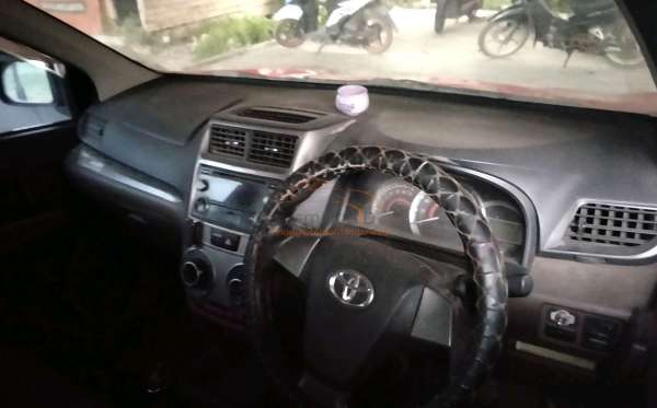 TOYOTA AVANZA