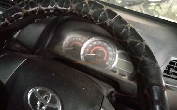 TOYOTA AVANZA