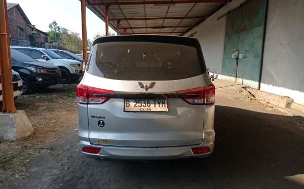 WULING CONFERO