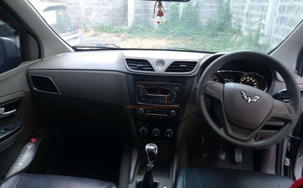 WULING CONFERO