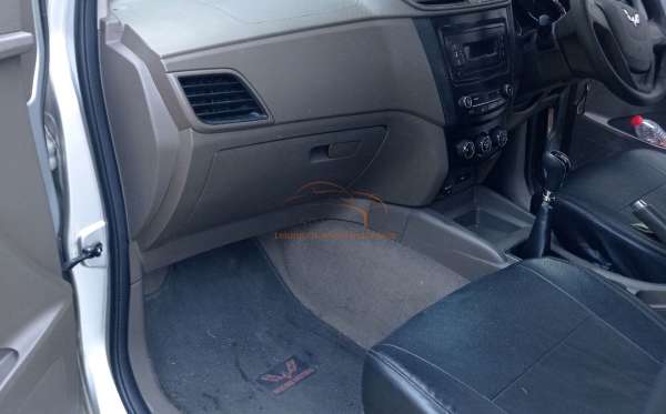 WULING CONFERO