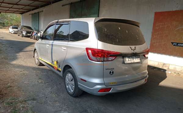 WULING CONFERO