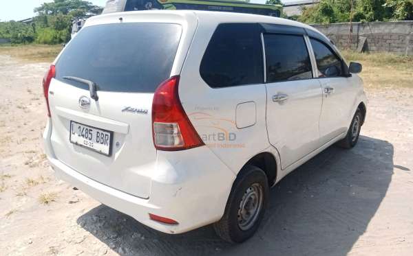 DAIHATSU XENIA